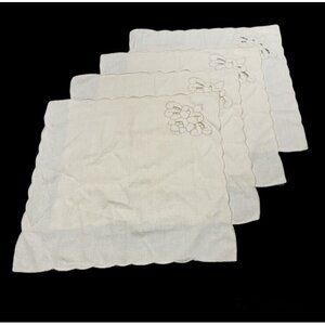 Set Of 4 Vintage Table Linens 16” Beige Off White Scalloped Tea Party Napkins